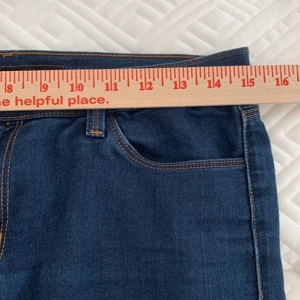 J Brand Women’s Skinny Jeans. Dark Wash (Ink). Five Pockets. Size 29